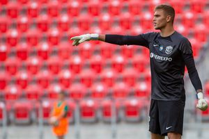 Universitatea Craiova, al 11-lea transfer al verii! Portarul a ajuns în Bănie și urmează să semneze