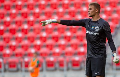 Universitatea Craiova, al 11-lea transfer al verii! Portarul a ajuns în Bănie și urmează să semneze