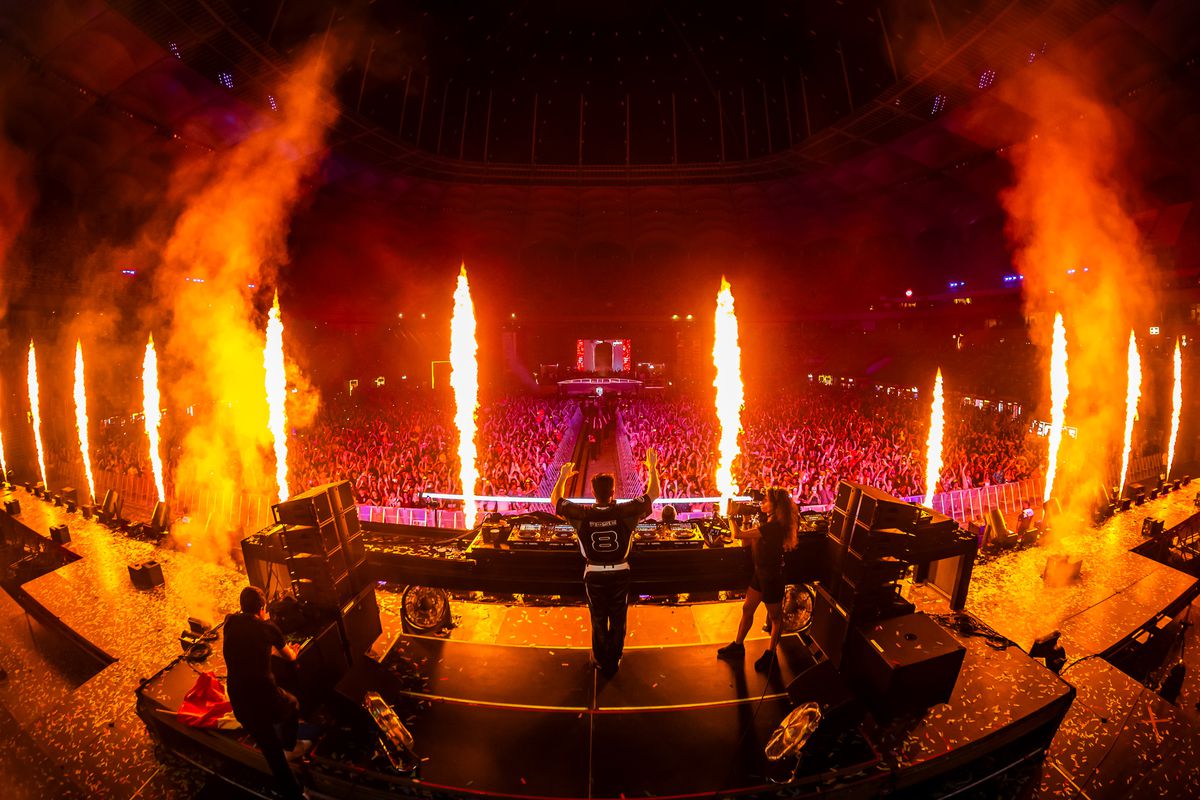 155.000 de participanți la Neversea Kapital » Florin Salam, Lost Frequencies și Steve Aoki au „rupt” Arena Națională