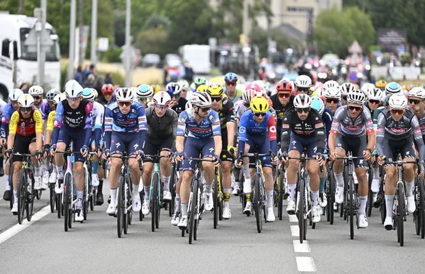 Ce este „elixirul magic”, poțiunea roșie folosită tot mai des în ciclism » Nutriționiștii i-au avertizat pe sportivi să evite consumul în afara zilelor de concurs