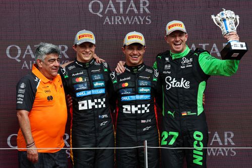 Îndrăgitul Nico Hulkenberg, în combinezon verde, a obținut în premieră un podium, după 239 de starturi / Sursă foto: Guliver/Getty Images