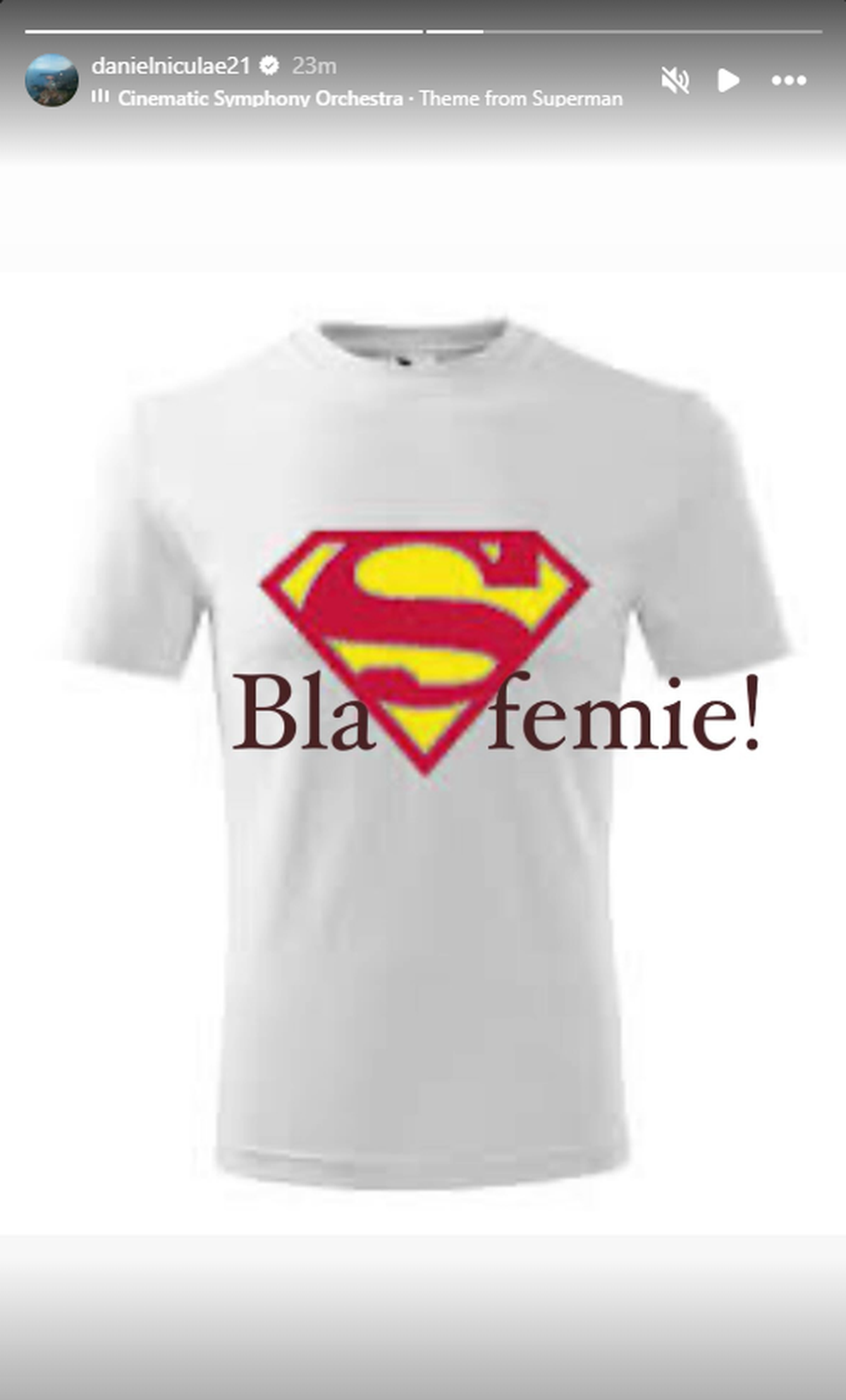 Foto-ironia lui Daniel Niculae! A reacționat cu un singur cuvânt după ce Rapid și-a prezentat echipamentele