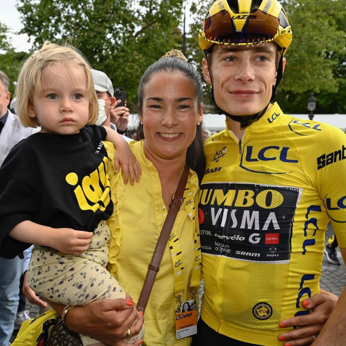 Dublul câștigător al Turului Franței, „aruncat” de soția lui în controversa momentului în ciclism: „Echipa îl împinge prea mult acum”