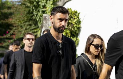 Decizia lui Manchester United, după ce Bruno Fernandes și Diogo Dalot au fost la înmormântarea lui Diogo Jota