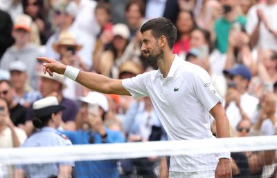 Novak Djokovic s-a calificat în „sferturi” la Wimbledon și apoi i-a făcut un compliment lui Roger Federer: „Am rupt blestemul”