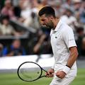 Novak Djokovic (39 de ani, 8 ATP) l-a învins pe Felix Auger-Aliassime (25 de ani, 4 ATP), scor 7-6(10), 3-6, 6-3, 6-7(5), 7-6(4), și s-a calificat în semifinale la Wimbledon / FOTO: GettyImages