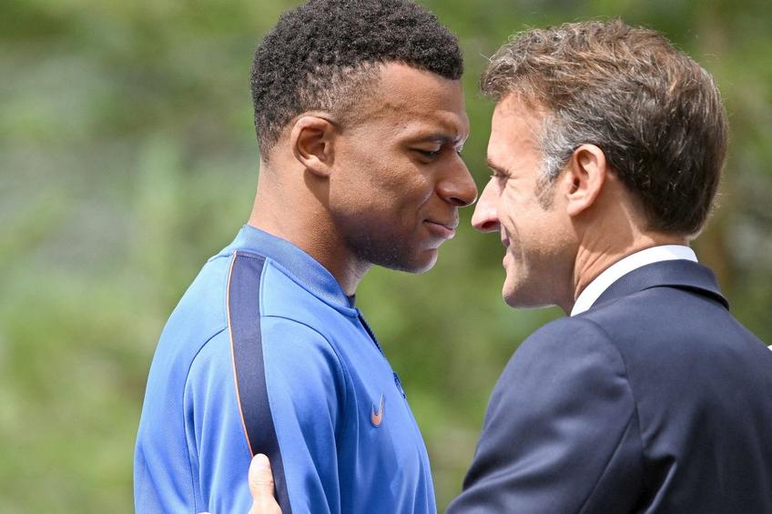 Kylian Mbappe și Emmanuel Macron // FOTO: Imago Images