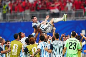 Gabi Balint, uimit de victoria Argentinei în fața Egiptului la Mondial: „Fotbalul scrie scenarii pe care nici Hollywood-ul nu le-ar îndrăzni”
