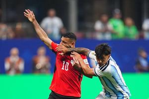 VAR a greșit? Fost arbitru FIFA contestă decizia care putea schimba soarta meciului Argentina - Egipt
