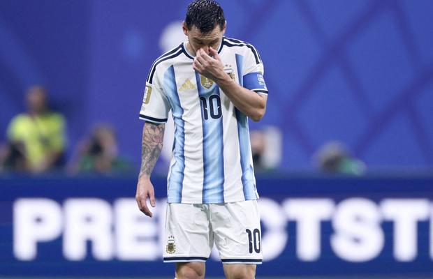 Lionel Messi, primul fotbalist care ratează două penalty-uri în aceeași ediție de Campionat Mondial