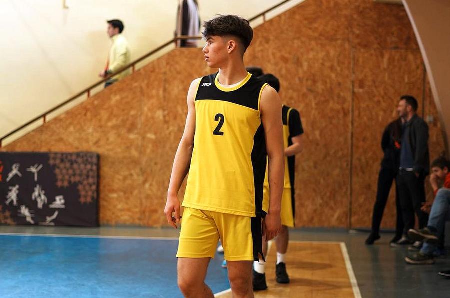 Paul Itu // sursă foto: oradesibiu.ro Baschetbalistul este singurul din elev din Sibiu cu 10 la BAC: „De acum înainte, facultatea pe primul loc”