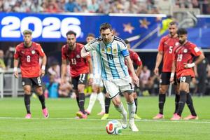 Argentina - Egipt, în optimile Campionatului Mondial » Messi RATEAZĂ din nou un PENALTY! Scene incredibile