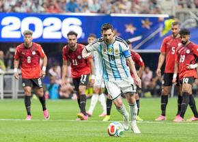 Argentina - Egipt, în optimile Campionatului Mondial » La o repriză de surpriza turneului: Messi e în corzi!