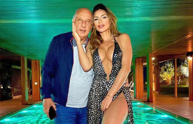 La 85 de ani, fostul șef al Federației se iubește cu o artistă de 32 de ani: „Sunt respectată, mă simt fericită”