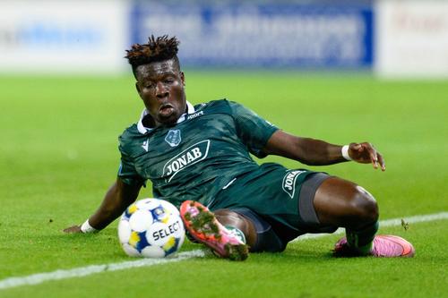 Emmanuel Yeboah, prezentat la Corvinul Hunedoara // FOTO: Imago Images