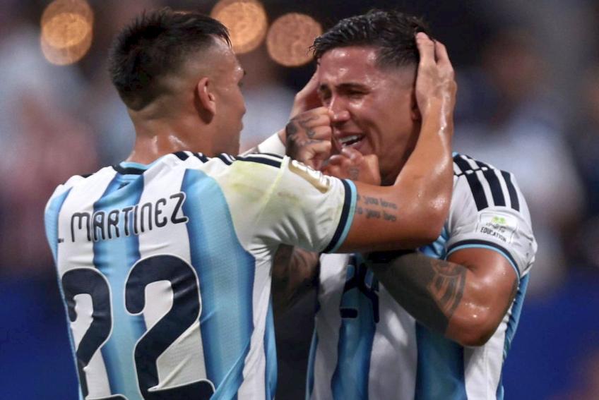 Lautaro Martinez și Enzo Fernandez, după Argentina - Egipt 3-2 / Foto: Imago Images