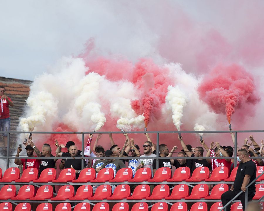 Imagini ca la derby-urile argentiniene la Arad FOTO Facebook Imagini ca la derby-urile argentiniene la Arad FOTO Facebook
