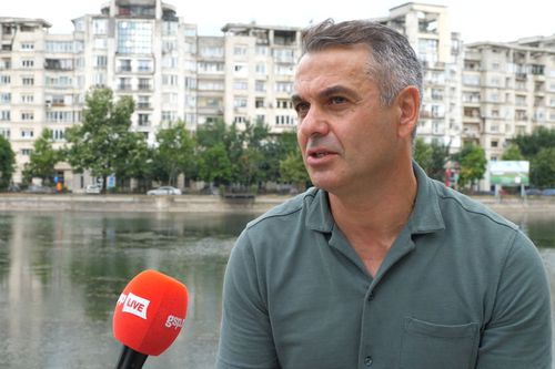 Mihai Badea va parcurge 49 de kilometri într-un bazin din București