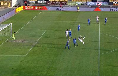 Pariul lui Dan Petrescu, înger și demon pentru CFR » Emmanuel Yeboah a reușit o „foarfecă” de zile mari, apoi a fost eliminat