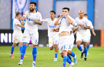 CS Universitatea Craiova câștigă derby-ul cu 3 penalty-uri de pe „Ion Oblemenco” » Clasamentul ACUM