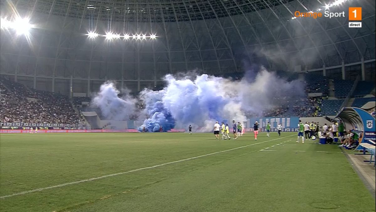 FOTO Gol Hanca în FCU Craiova - CSU Craiova și torțe aruncate de fani 07.08.2022