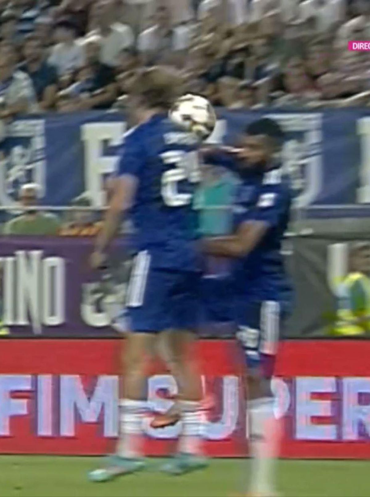 Istvan Kovacs, corectat de VAR » Arbitrul nu văzuse un penalty clar în derby-ul Craiovei, dar a dictat apoi unul care n-a fost