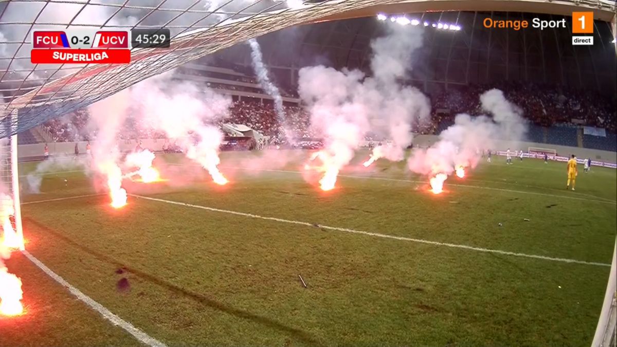 Interziși după comportamentul din derby-ul FCU - CS Universitatea Craiova! Măsurile anunțate de Jandarmeria Română