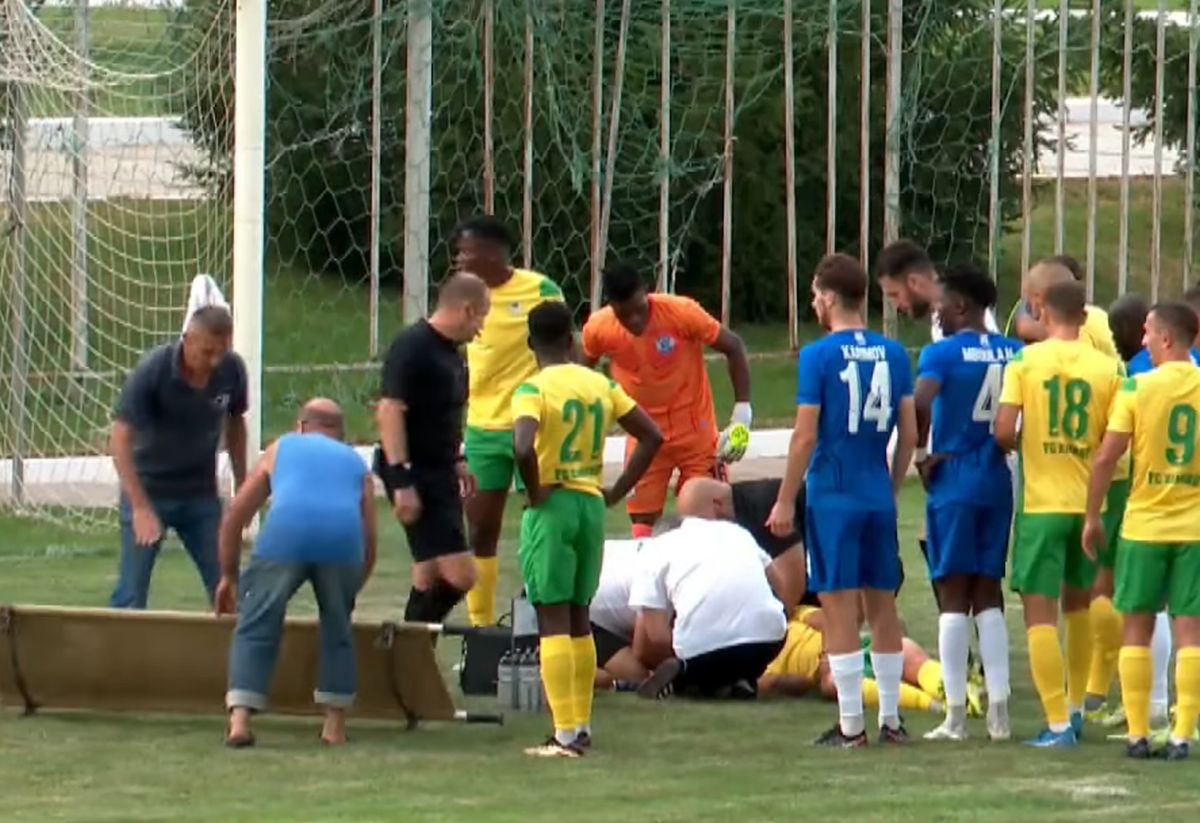 Scene înfiorătoare în campionatul din Republica Moldova » Ultimele vești despre fotbalistul de la Zimbru transportat de urgență la spital