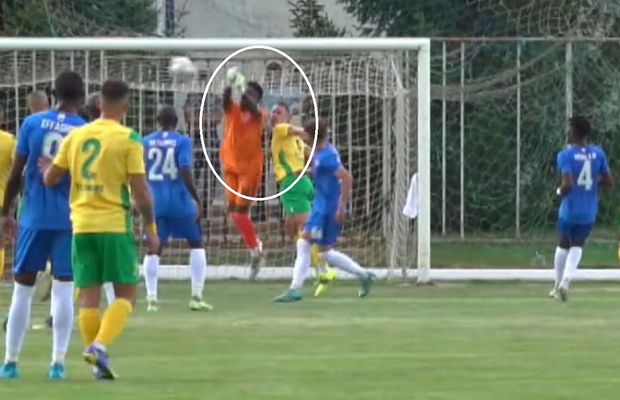 Scene înfiorătoare în campionatul din Republica Moldova » Ultimele vești despre fotbalistul de la Zimbru transportat de urgență la spital