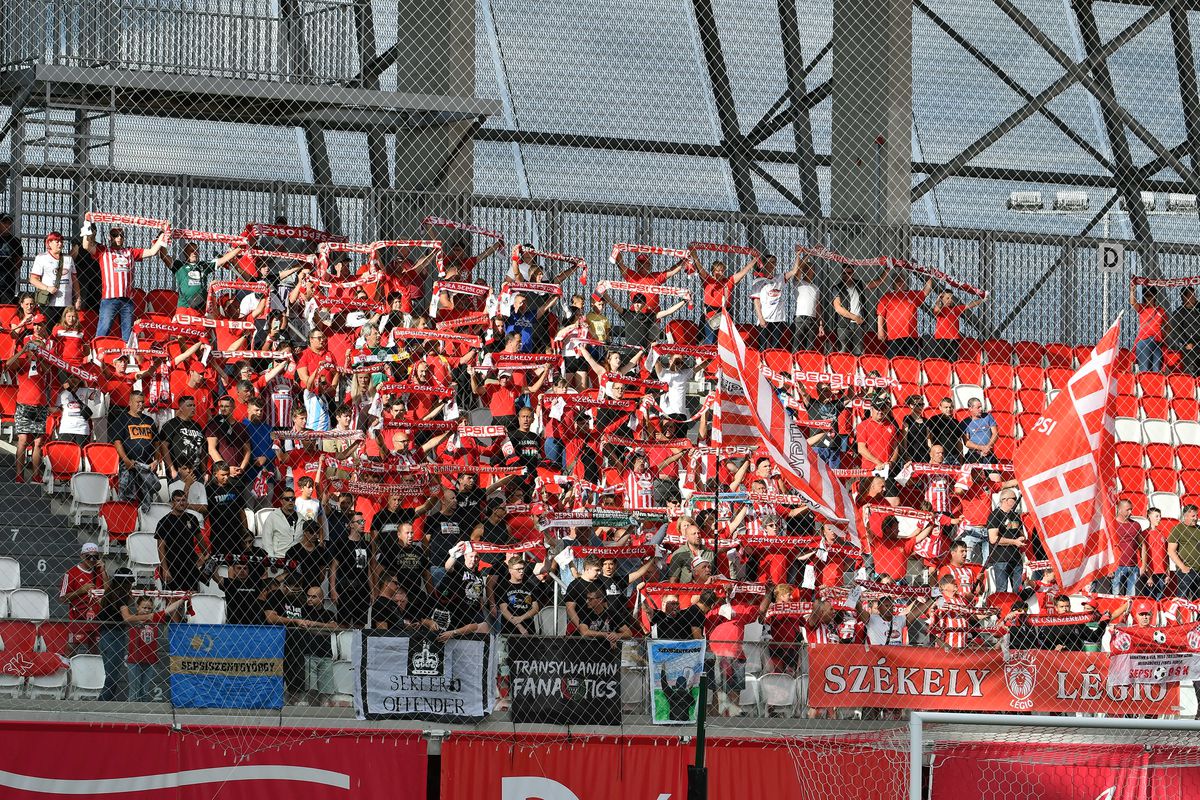 Black out total! Scene de comedie la primul gol primit de Sepsi în acest sezon » Fundașii s-au dat cap în cap și au pasat adversarilor!