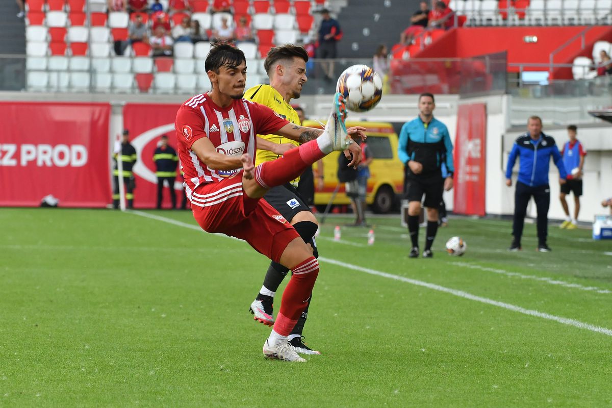 Black out total! Scene de comedie la primul gol primit de Sepsi în acest sezon » Fundașii s-au dat cap în cap și au pasat adversarilor!