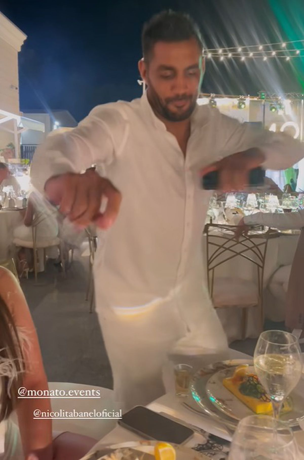 Banel Nicolita la petrecere