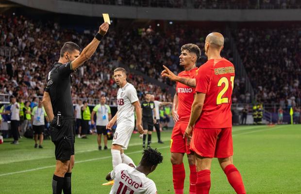 Acuzații frontale dinspre CFR: „Oficialii FCSB au tăbărât pe arbitru la pauză, au făcut presiuni”