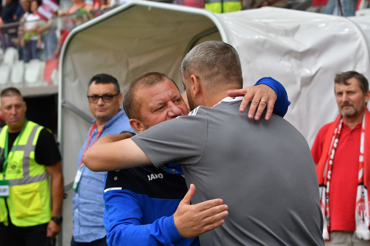 Black out total! Scene de comedie la primul gol primit de Sepsi în acest sezon » Fundașii s-au dat cap în cap și au pasat adversarilor!