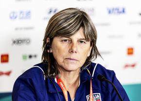 Jucătoarele Italiei s-au revoltat, iar antrenoarea a demisionat după eliminarea de la Campionatul Mondial