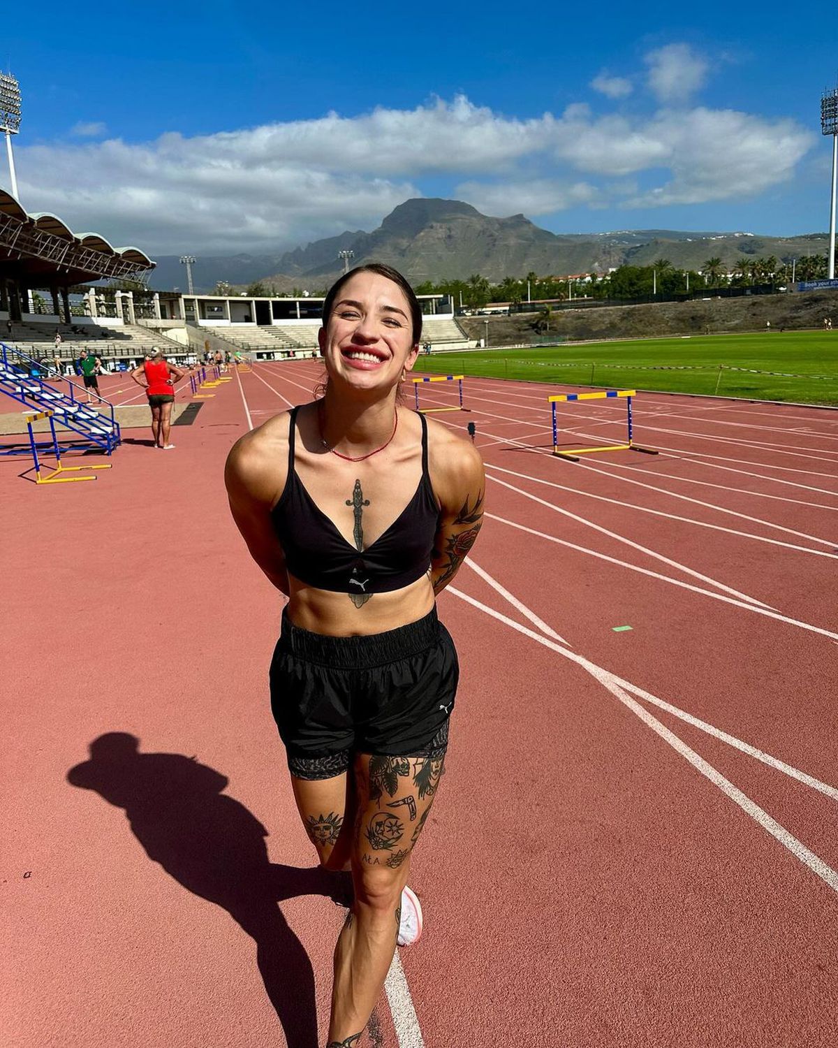 Atleta plină de tatuaje și care a devenit virală la Jocurile Olimpice are și o păpușă Barbie personalizată