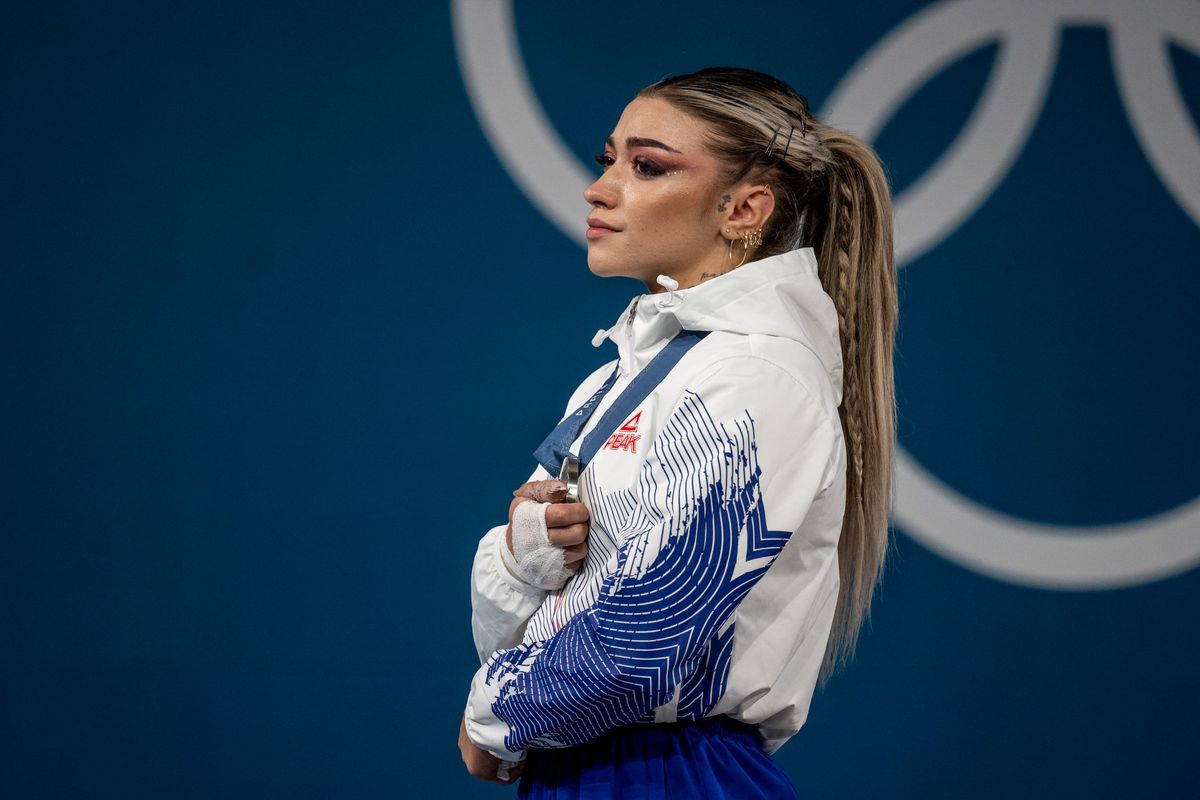 Mihaela Cambei, prima reacție după ce a câștigat argintul olimpic la haltere: „Dacă nu ai cap, nu reușești, credeți-mă! Trebuie să te lupți foarte mult și cu frica”