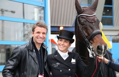 2-0 cu Borussia, 75.000 de fani, părinții în tribune » Doar Lisa a lipsit, alimentând zvonurile