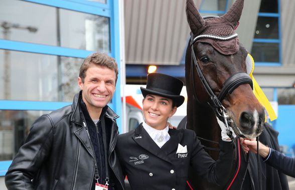 2-0 cu Borussia, 75.000 de fani, părinții în tribune » Doar Lisa a lipsit, alimentând zvonurile