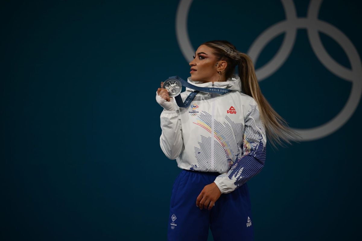 Mihaela Cambei, prima reacție după ce a câștigat argintul olimpic la haltere: „Dacă nu ai cap, nu reușești, credeți-mă! Trebuie să te lupți foarte mult și cu frica”