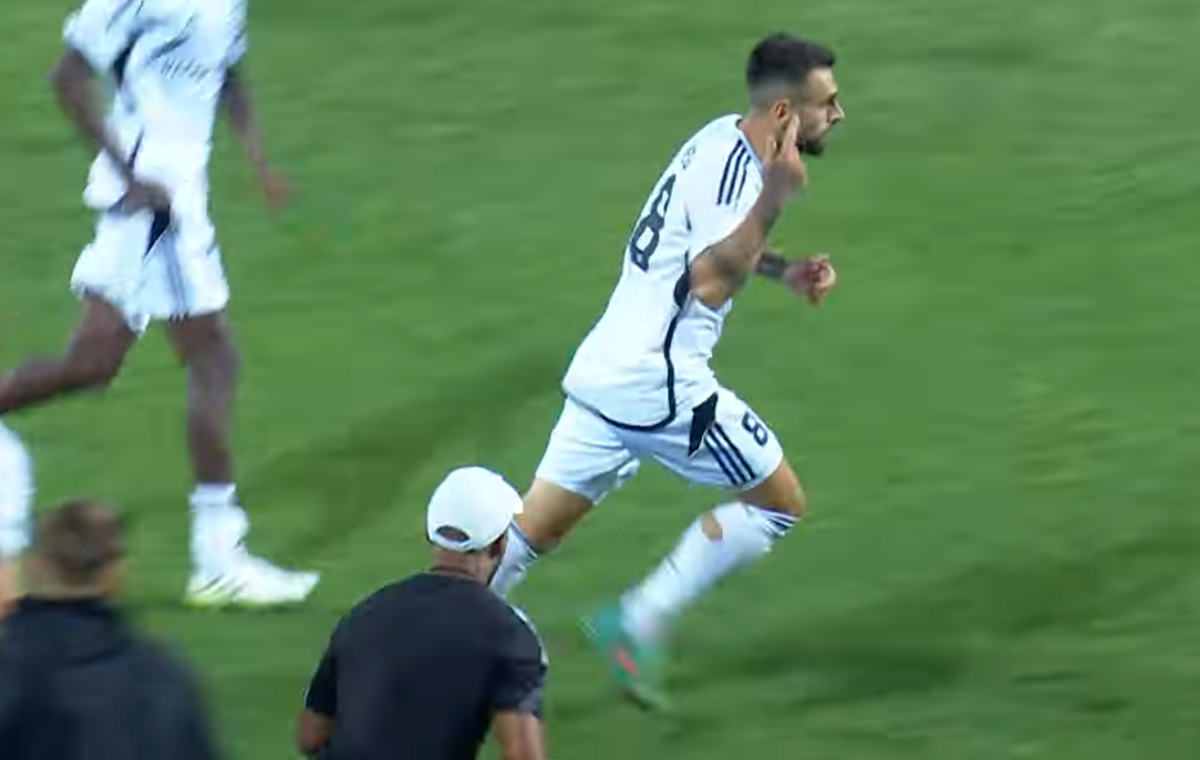 Fază uluitoare în Europa: goalkeeperul a înscris din poartă în poartă! Un nume mare al Europei s-a făcut de râs aseară și riscă eliminarea