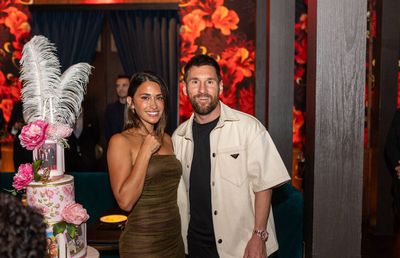 Leo Messi, surprins și el de „Kiss Cam”-ul Coldplay! Cum au reacționat argentinianul și soția lui