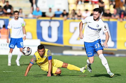 Valentin Țicu, în galben // foto: Imago Images