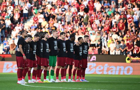 Moment solemn de reculegere înainte de CFR Cluj - Braga » Jucătorii au purtat tricouri speciale