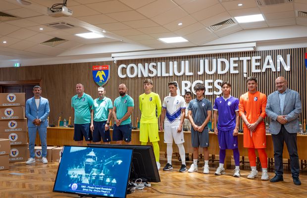 În timp ce Guvernul strânge cureaua, Consiliul Județean Argeș a împărțit echipamente de 350.000 lei