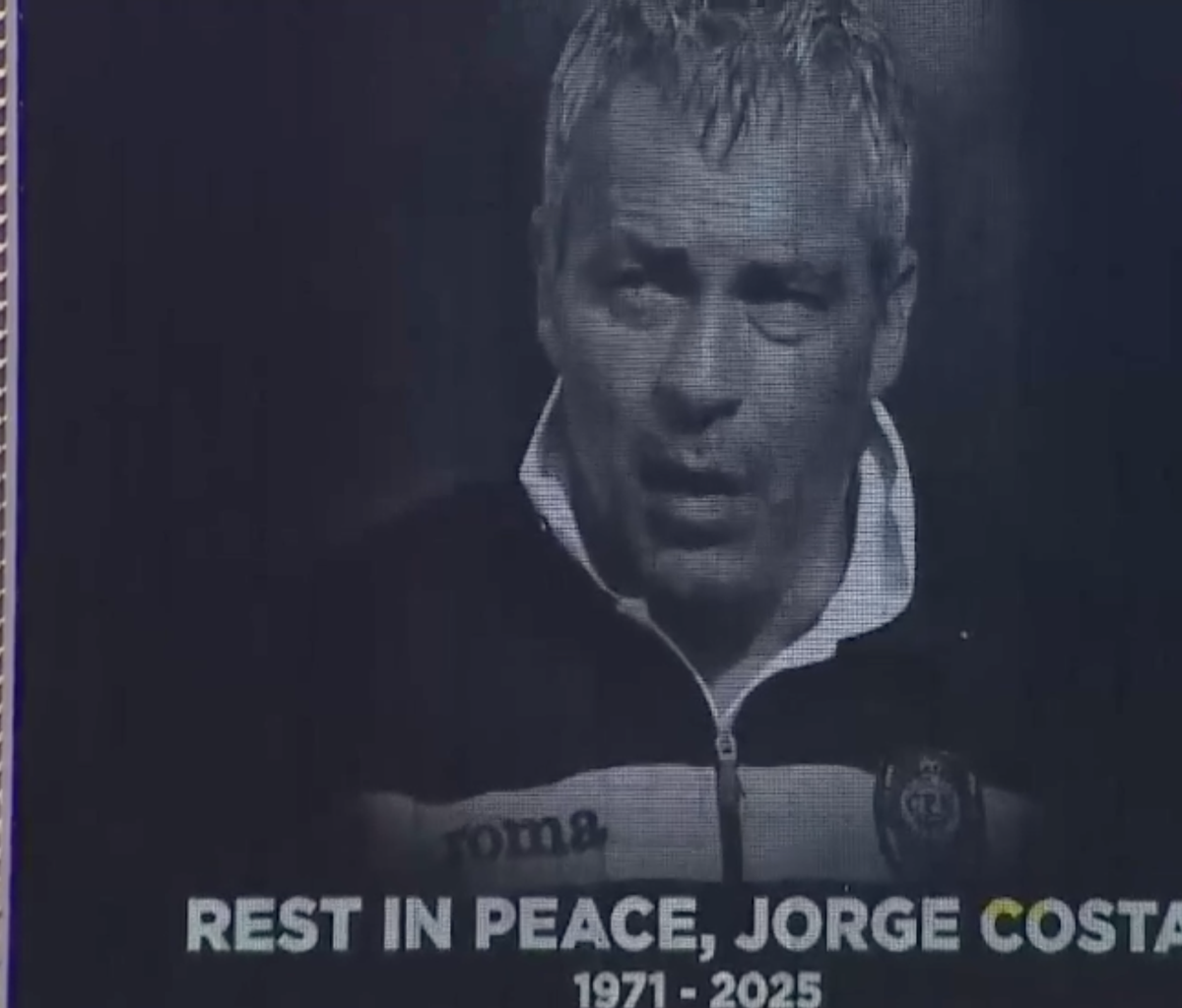 Moment solemn de reculegere înainte de CFR Cluj - Braga » Jucătorii au purtat tricouri speciale