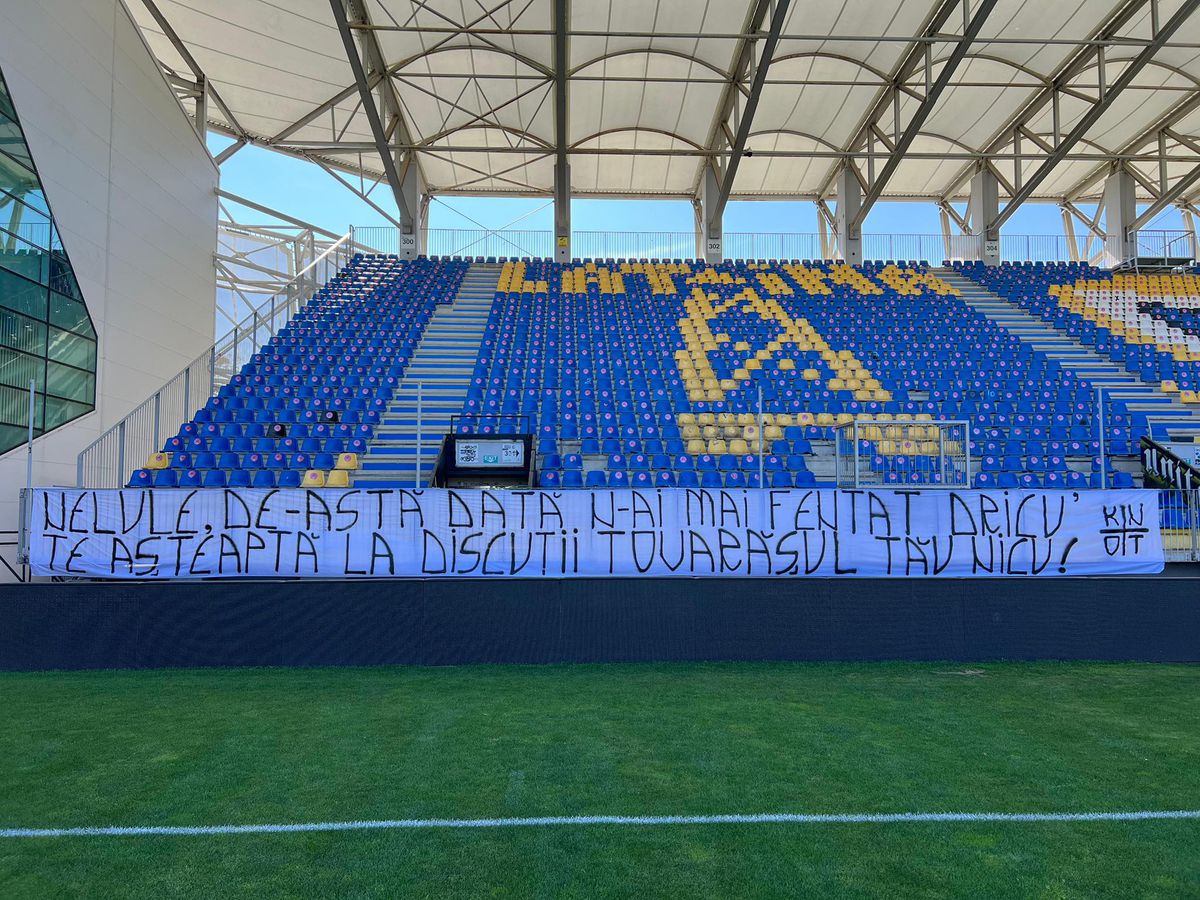 Avalanșă de mesaje NECRUȚĂTOARE anti-Iliescu! Ultrașii de la Steaua, Petrolul și alte forțe ies la atac: „Nu există doliu național pentru un criminal”