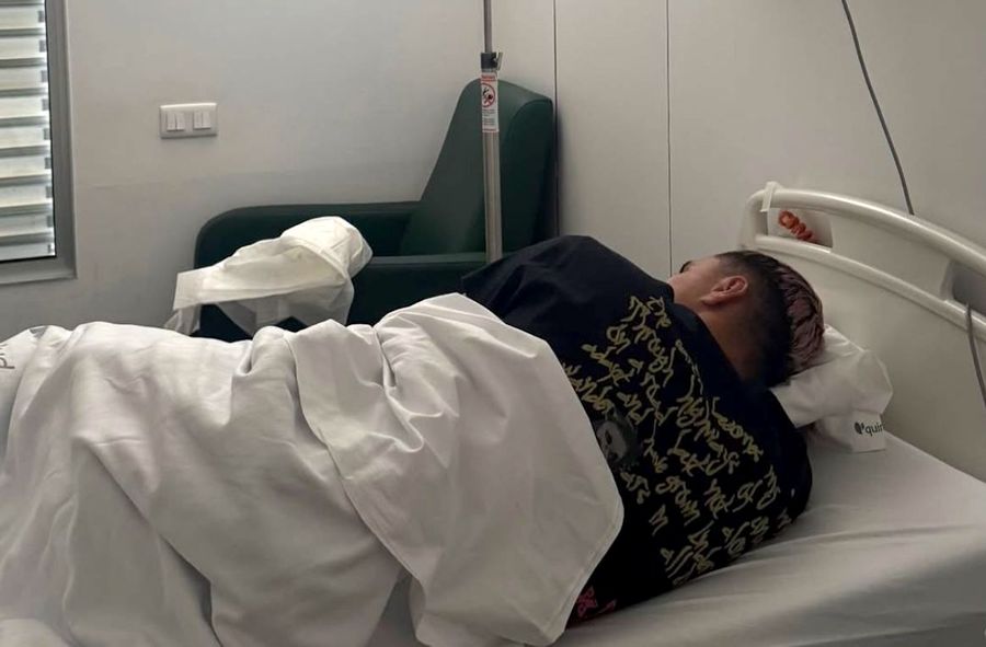 Caz curios la Rapid: a descoperit că are fractură și s-a internat singur într-un spital din Barcelona! » Soția a făcut anunțul, șefii clubului habar n-aveau
