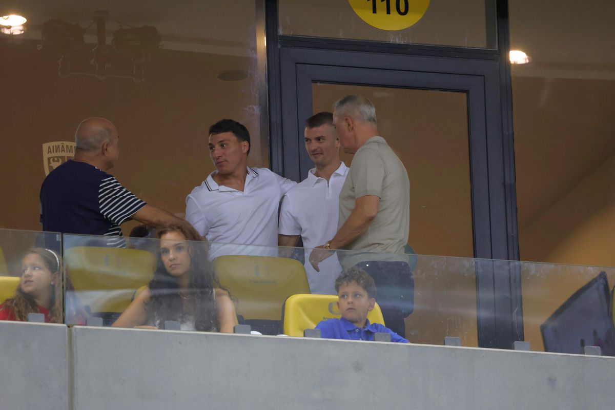 „Faceți loc că vine nașa!” » Prezență rară pe Arena Națională, la meciul FCSB - Drita