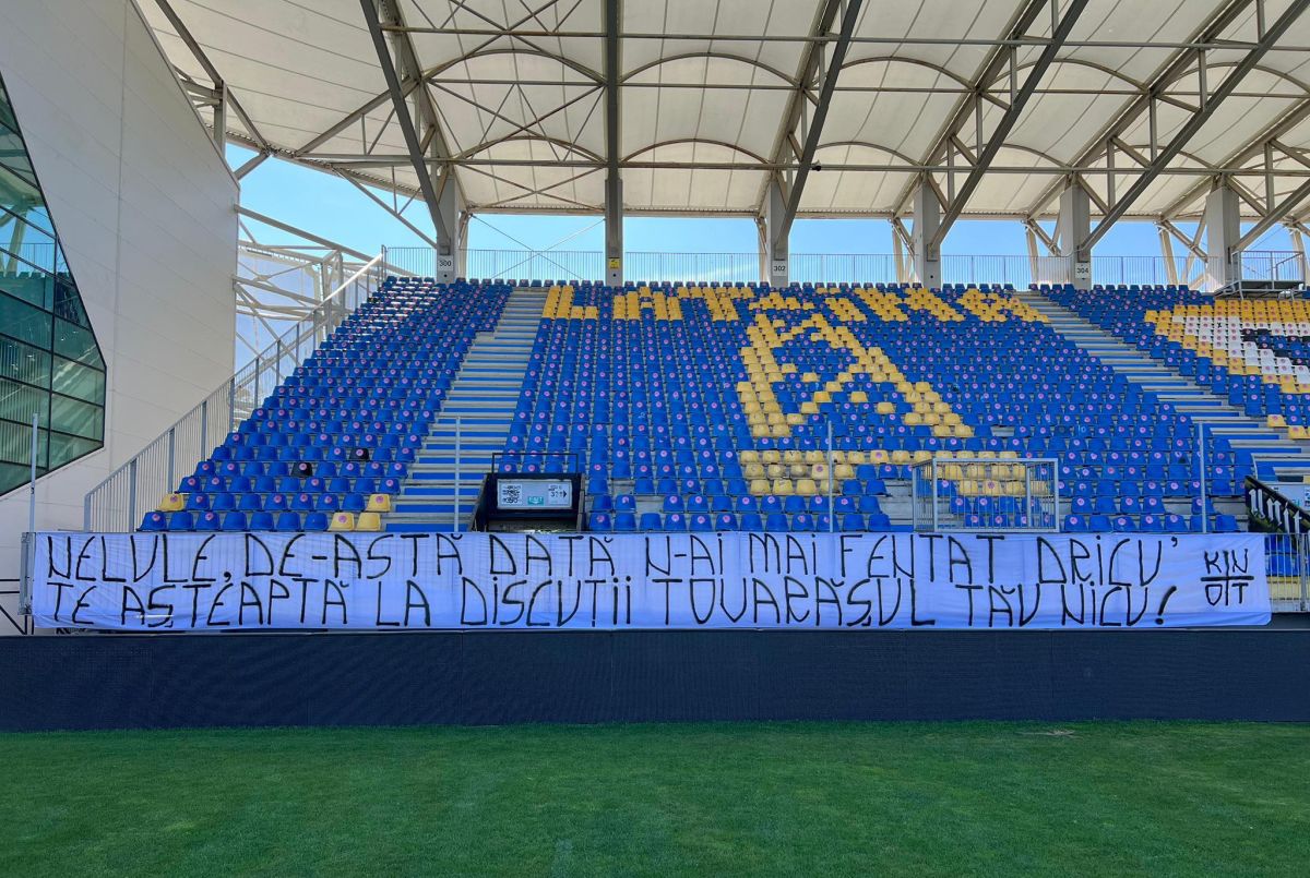 Avalanșă de mesaje NECRUȚĂTOARE anti-Iliescu! Ultrașii de la Steaua, Petrolul și alte forțe ies la atac: „Nu există doliu național pentru un criminal”